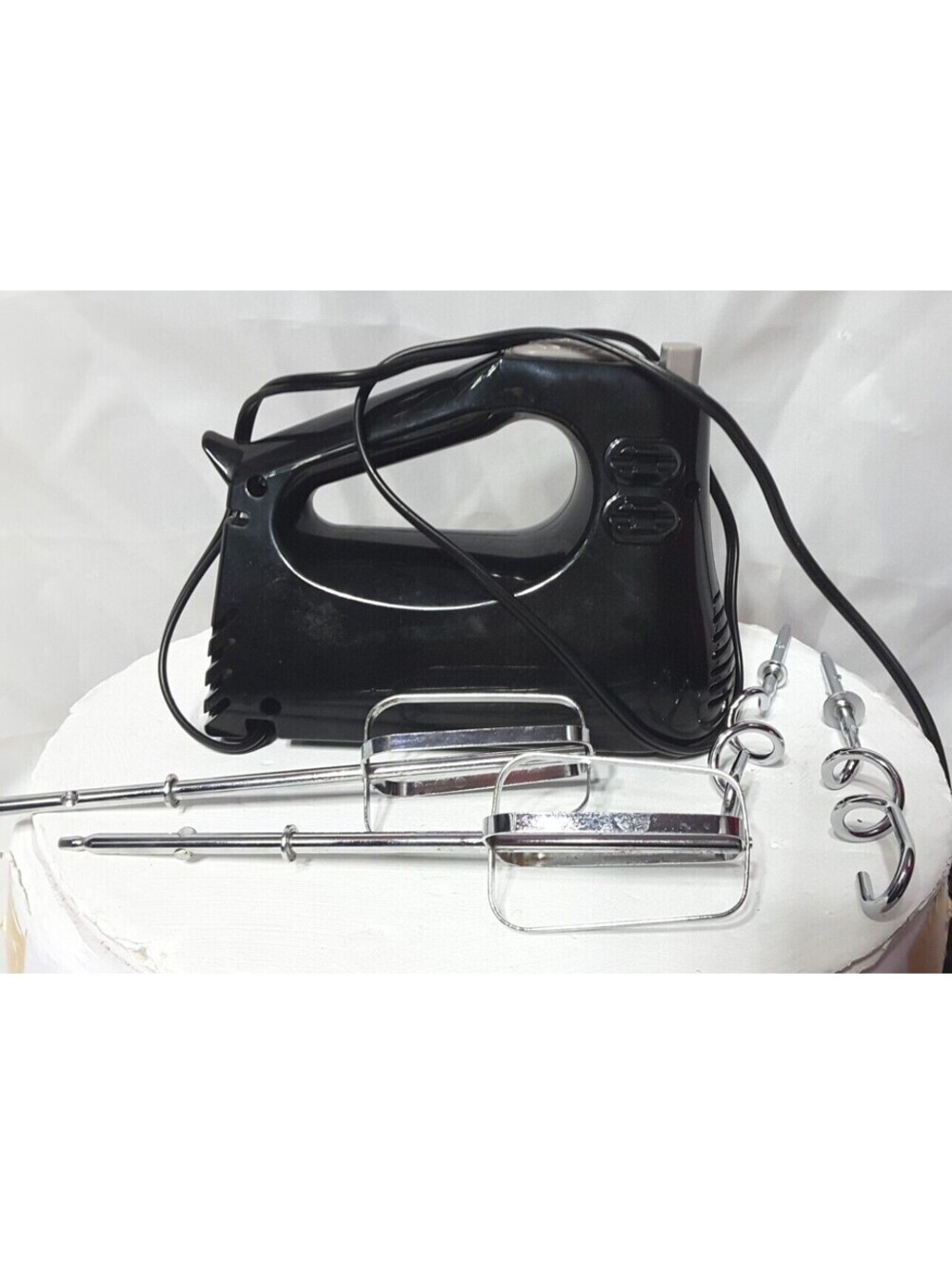 Mosaic HM-19 Electric Hand Mixer 2-Speed 200W Beaters Dough Hooks Black Tested
